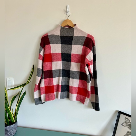 Tahari Checkered Sweater - Stretchy & Stylish - Picture 8 of 9